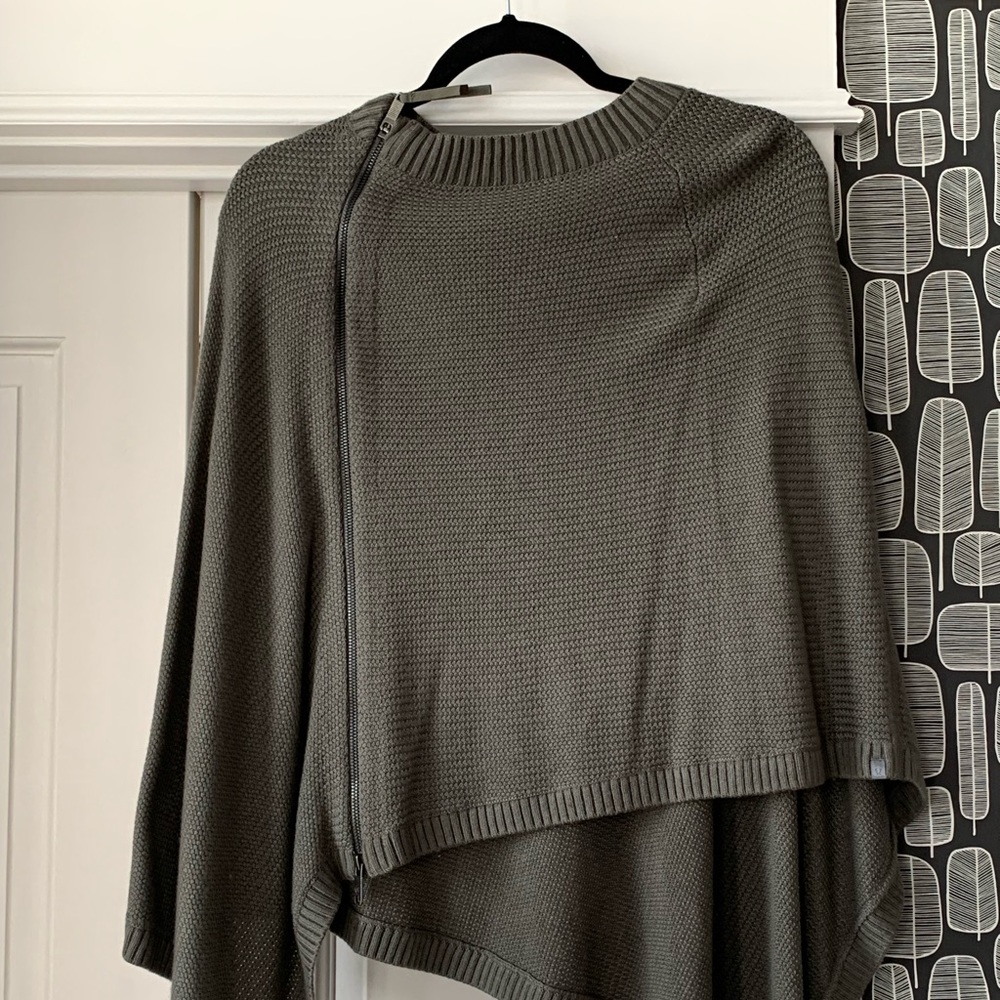 Lululemon On The Go Poncho